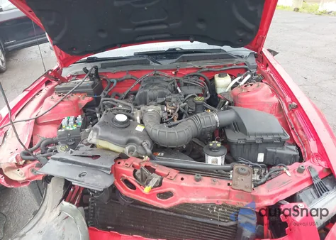 2005 Ford Mustang V6 Deluxe/V6 Premium from USA, damaged, VIN 1ZVFT80N555110559